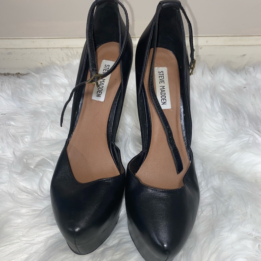 Black Steve Madden pumps